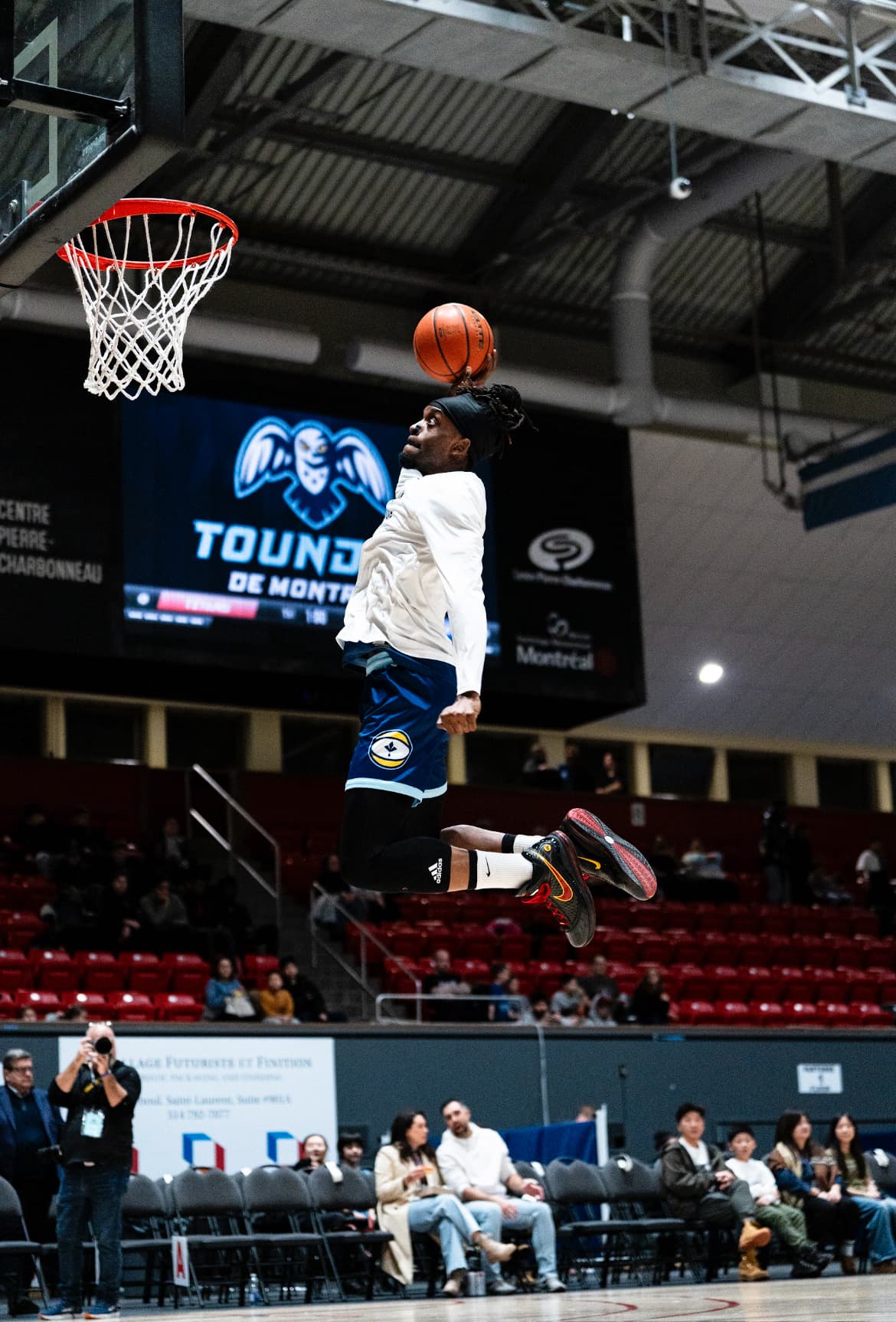 Narcisse en plein dunk